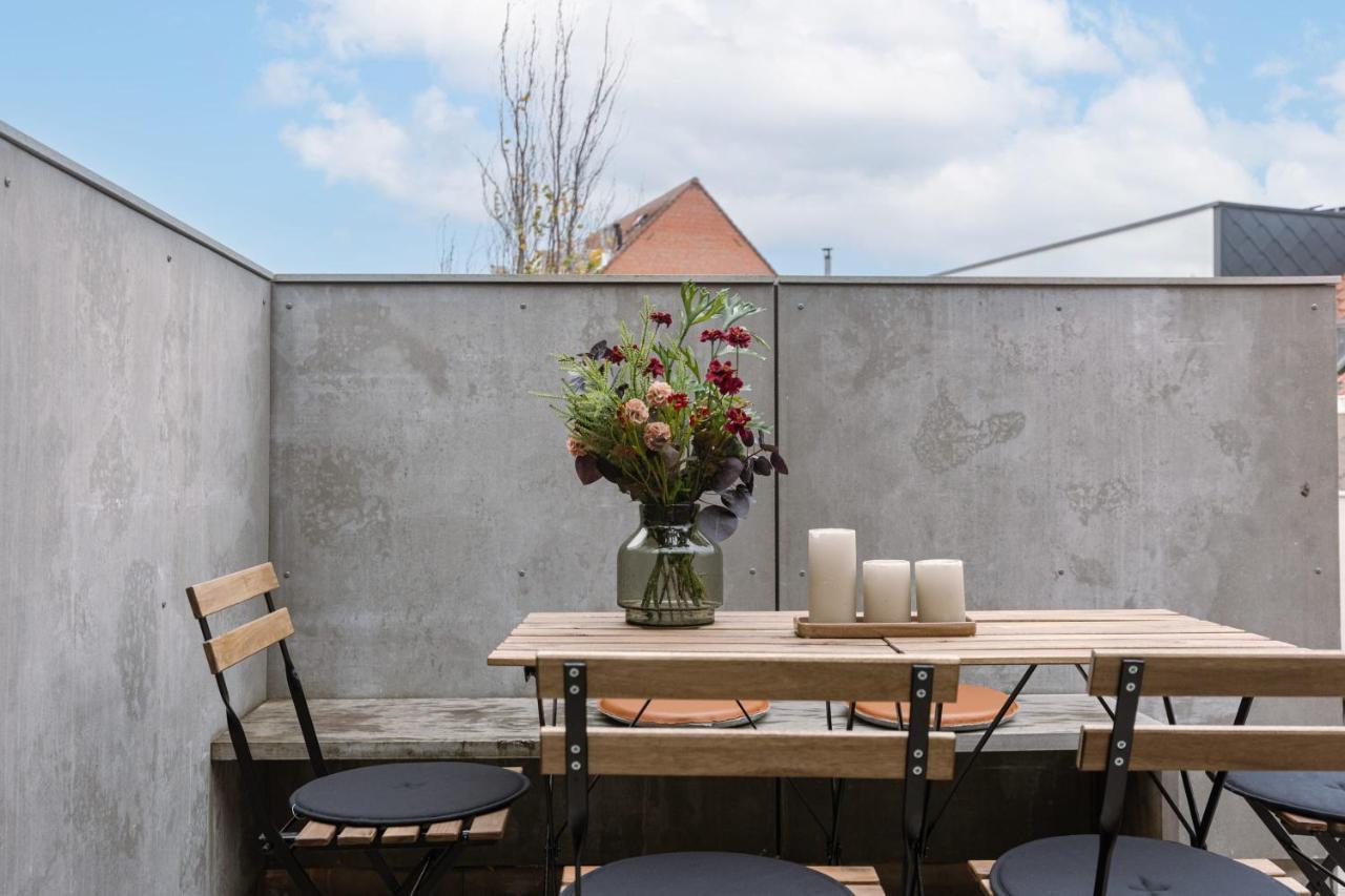 Beautiful Luxurious Mansion With Several Terraces Kortrijk Exterior photo